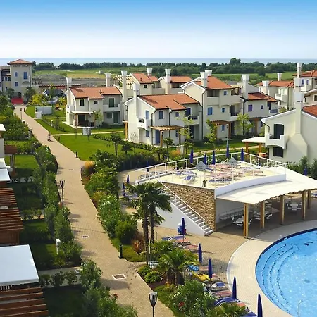Villaggio A Mare, Lido Altanea