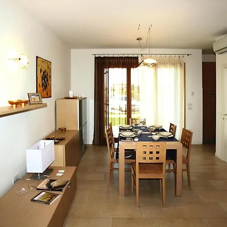 Villaggio A Mare, Lido Altanea Apartman